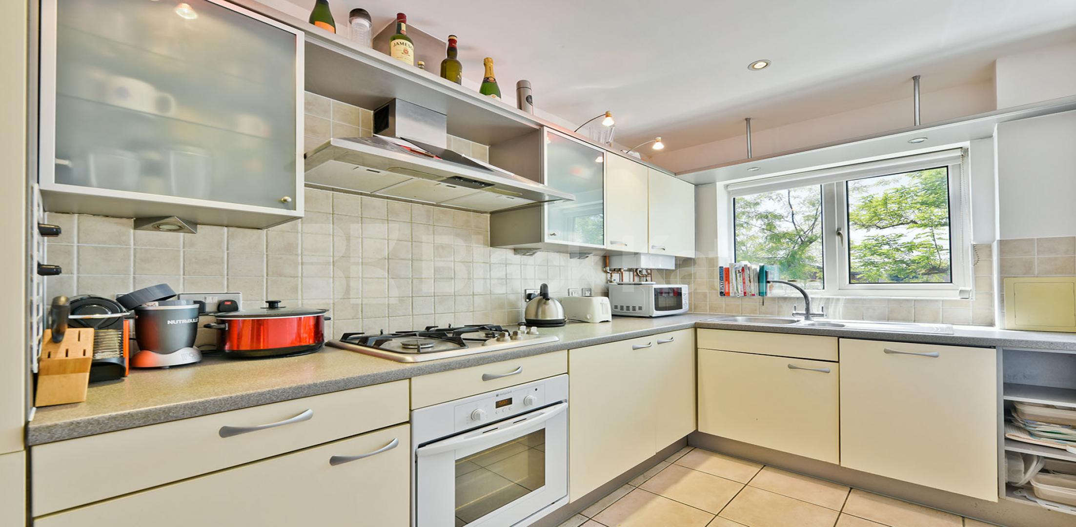 			NEW INSTRUCTION  (Includes Private Gated Parking), 1 Bedroom, 1 bath, 1 reception Apartment			 Wells Place, Kingham Close, Earlsfield